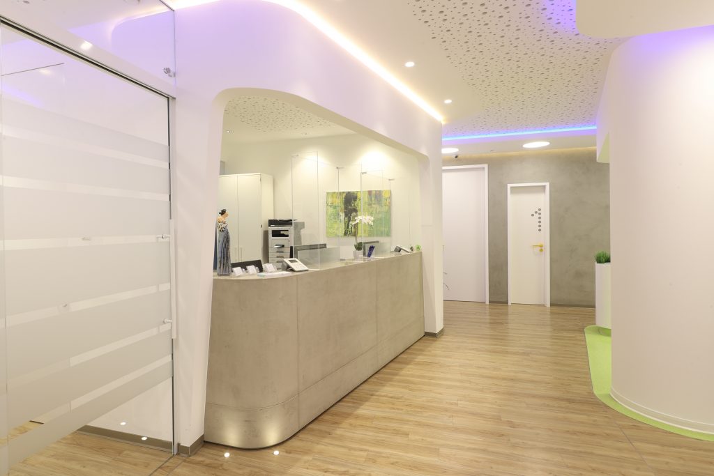 Eingangsbereich der Praxis Strahlentherapie Staab in Bad Kreuznach